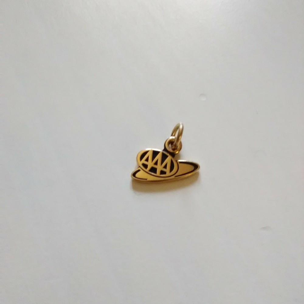 VINTAGE 14K GOLD TRIPLE A AUTO CLUB CHARM PENDANT